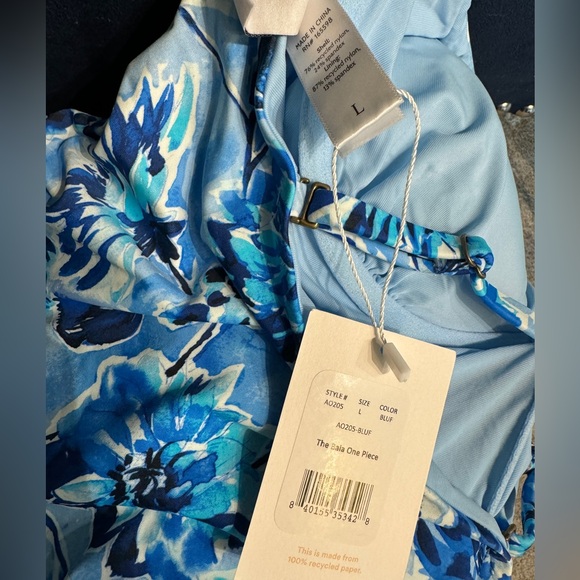 NWT Andie Swim The Baia One Piece in Bluf Blue Floral Size Large MSRP $125 - Picture 5 of 6